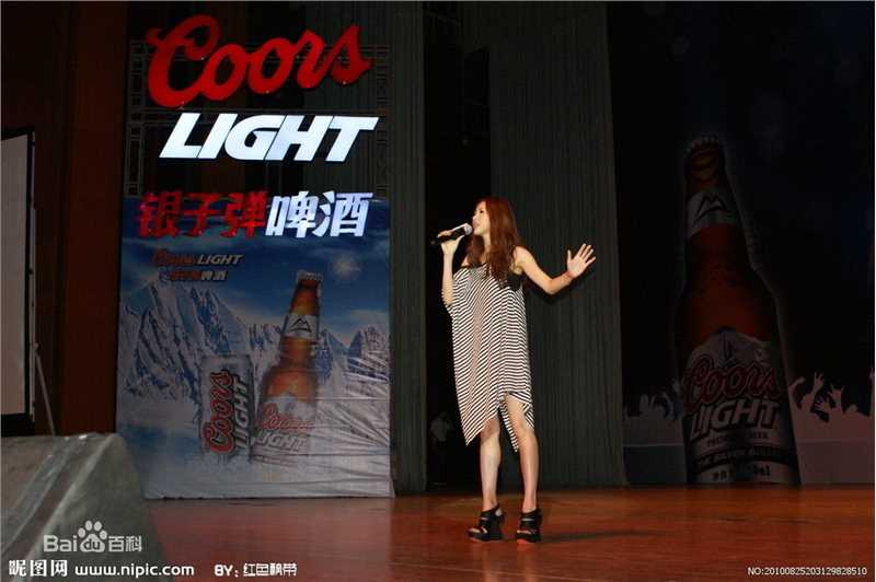 张弦子(Stringer)弦子魅力演唱现场照素颜照相册