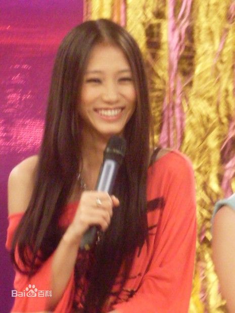 张弦子(Stringer)弦子参加电视采访活动素颜照壁纸