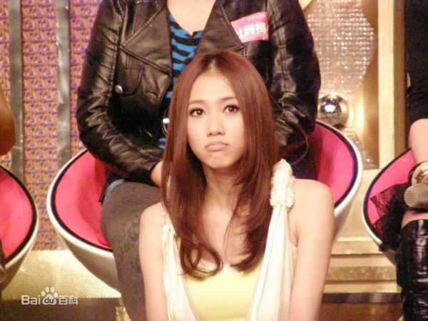 张弦子(Stringer)弦子参加电视采访活动素颜照壁纸