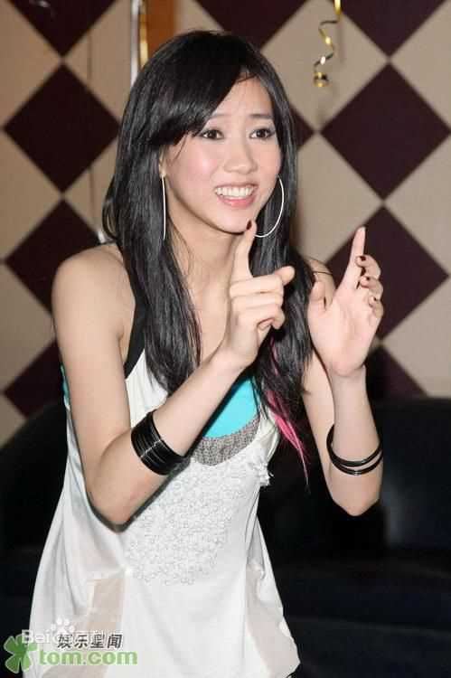 张弦子(Stringer)2008年弦子戴佩妮台湾庆生图片图集