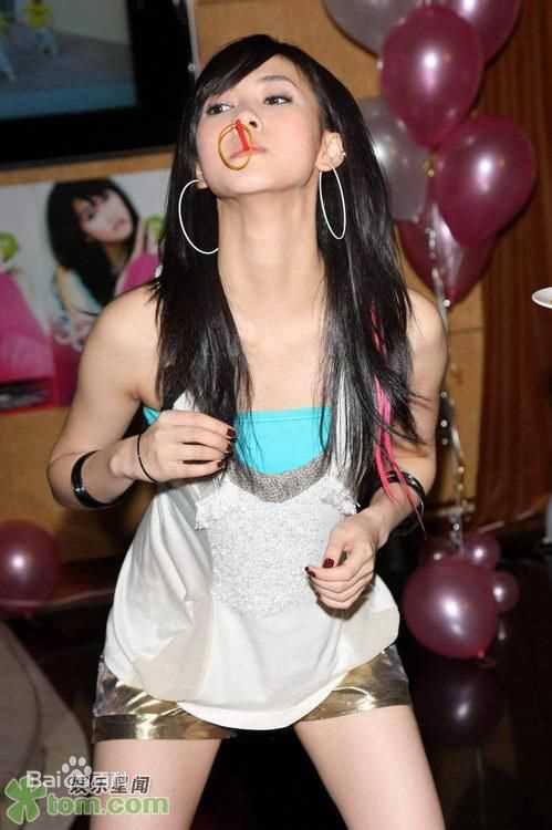 张弦子(Stringer)2008年弦子戴佩妮台湾庆生图片图集