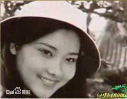 何赛飞(Caifei He)旧照壁纸壁纸