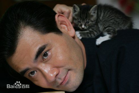 赵文瑄(Winston Chao)与动物合照前后照片