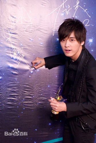 最新李易峰(Yifeng Li)壁纸