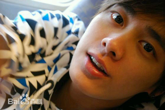 最新李易峰(Yifeng Li)壁纸