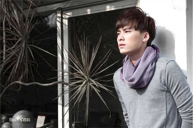 最新李易峰(Yifeng Li)壁纸