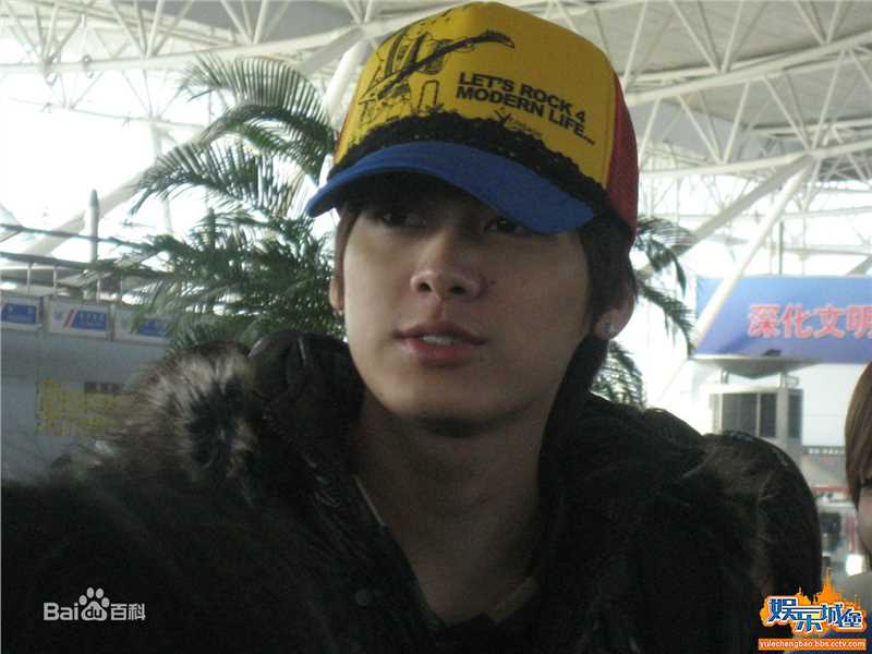 最新李易峰(Yifeng Li)壁纸