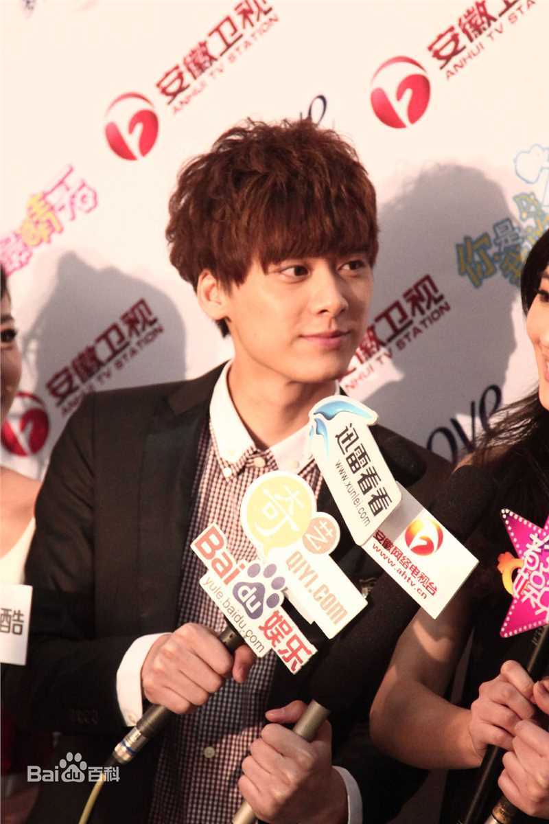 最新李易峰(Yifeng Li)壁纸