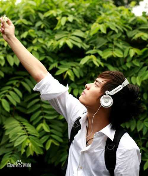 高清李易峰(Yifeng Li)在《时间总是在转圈圈的》中的图集