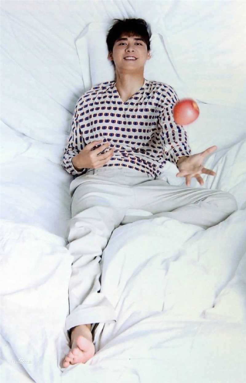 高清李易峰(Yifeng Li)在《壹刻》中的图集