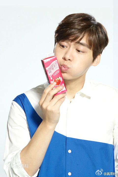 李易峰(Yifeng Li)广告代言素颜照相册