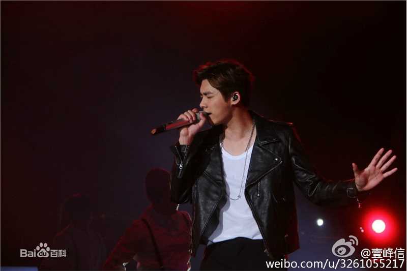 李易峰(Yifeng Li)峰狂2015演唱会图册