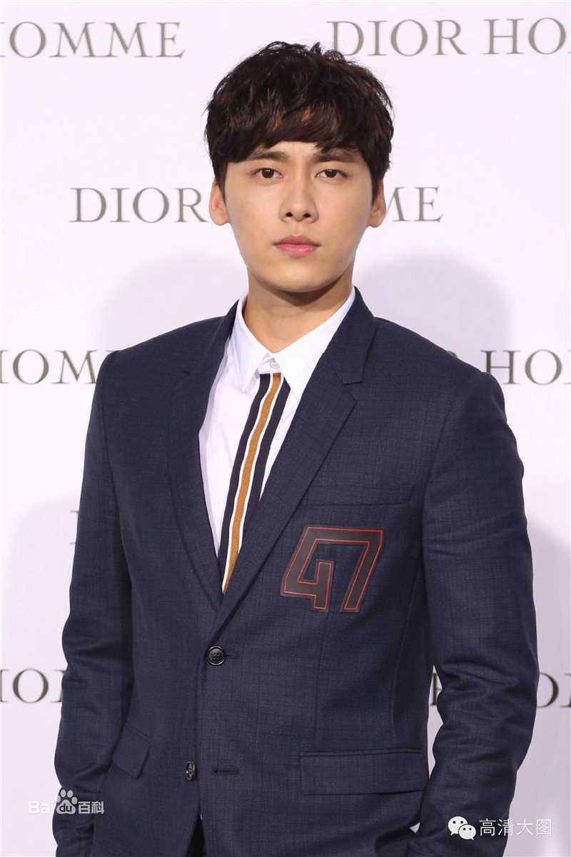 李易峰(Yifeng Li)活动通告生活照相册