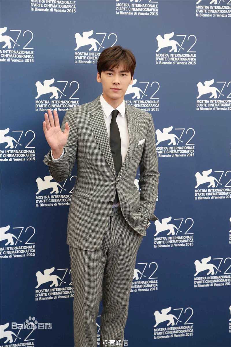 李易峰(Yifeng Li)活动通告生活照相册