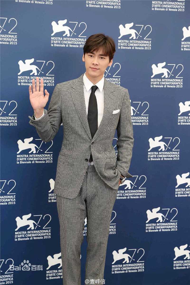 李易峰(Yifeng Li)活动通告生活照相册