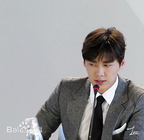 李易峰(Yifeng Li)活动通告生活照相册