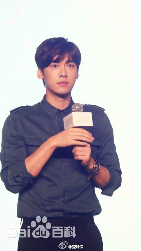 李易峰(Yifeng Li)活动通告生活照相册