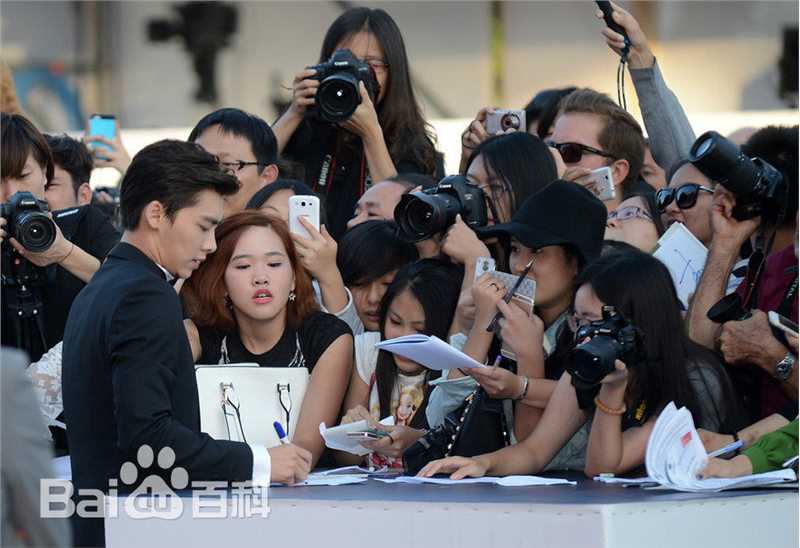 李易峰(Yifeng Li)第72届威尼斯电影节壁纸壁纸