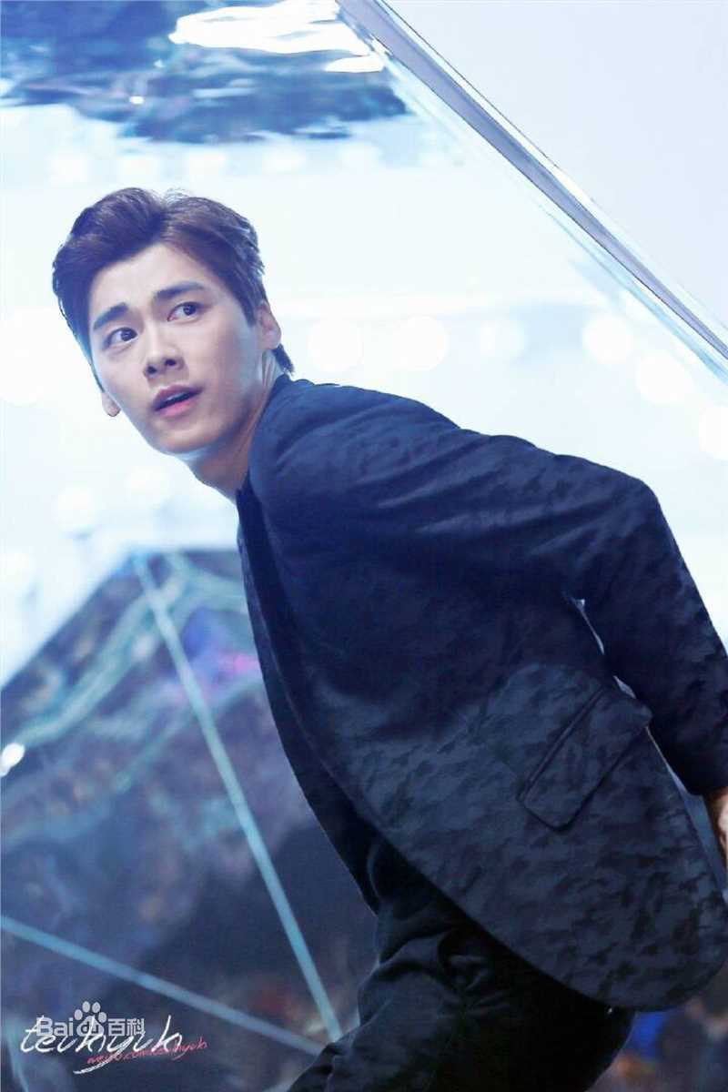 李易峰(Yifeng Li)综艺节目素颜照相册