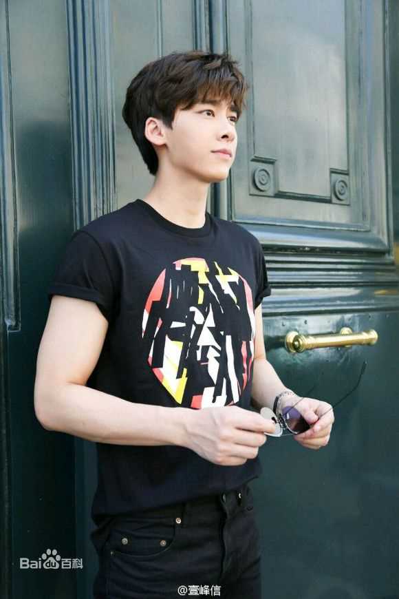 李易峰(Yifeng Li)时尚画报前后照片