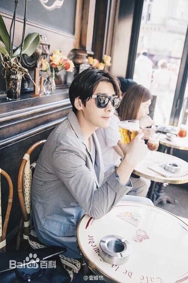 李易峰(Yifeng Li)时尚画报前后照片