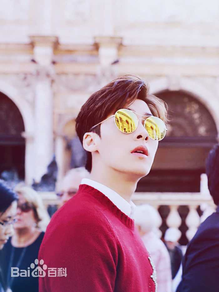 李易峰(Yifeng Li)时尚画报前后照片