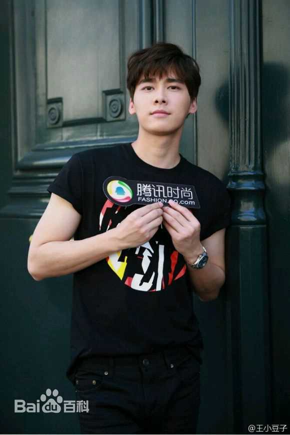 李易峰(Yifeng Li)时尚画报前后照片