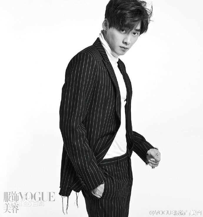 李易峰(Yifeng Li)在《VOGUE》CITY SPECIAL中的