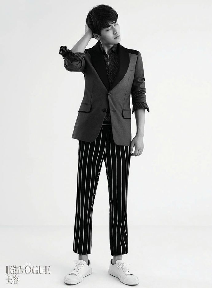 李易峰(Yifeng Li)在《VOGUE》CITY SPECIAL中的