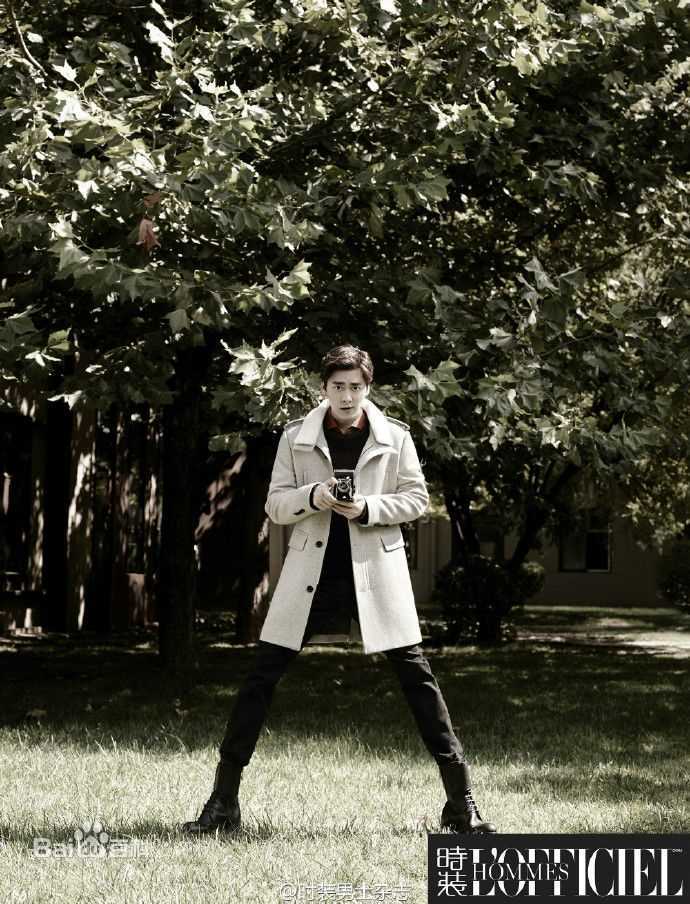 李易峰(Yifeng Li)在《时装男士L‘OFFICIEL HOMMES》中的