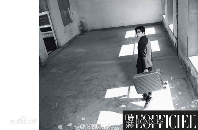 李易峰(Yifeng Li)在《时装男士L‘OFFICIEL HOMMES》中的