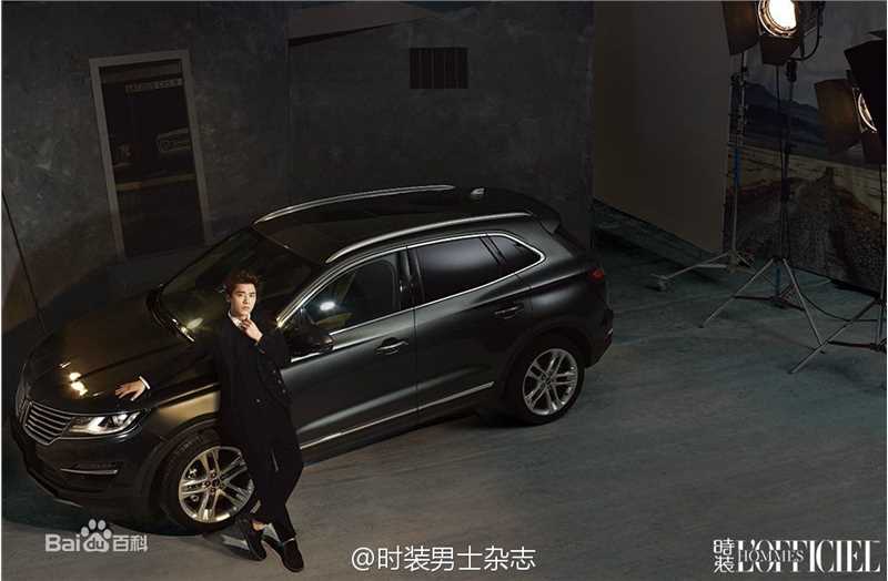 李易峰(Yifeng Li)在《时装男士L‘OFFICIEL HOMMES》中的