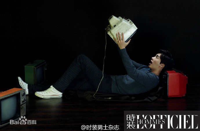 李易峰(Yifeng Li)在《时装男士L‘OFFICIEL HOMMES》中的