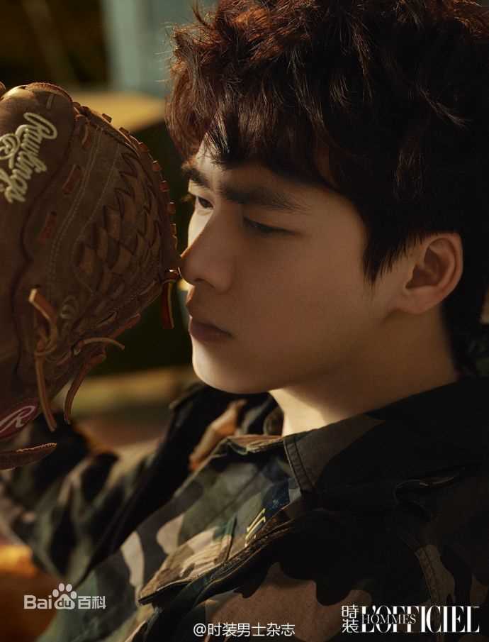 李易峰(Yifeng Li)在《时装男士L‘OFFICIEL HOMMES》中的