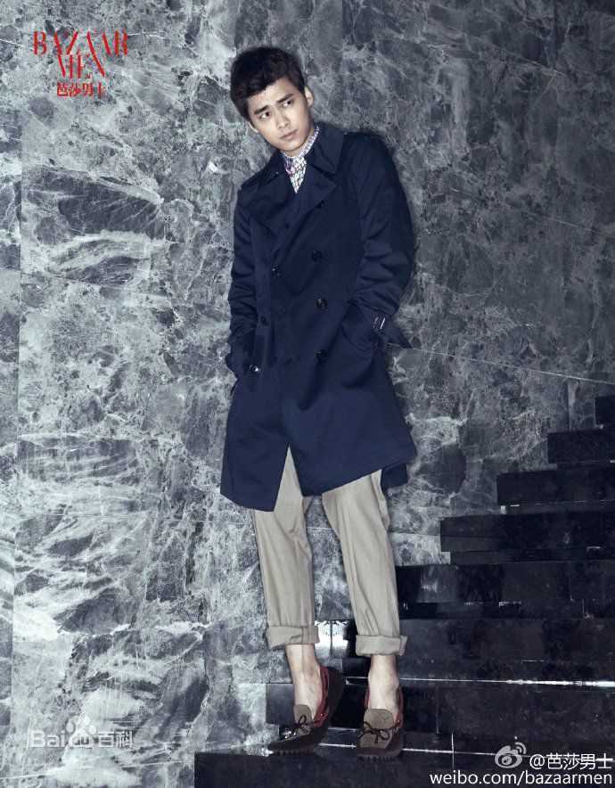 最新李易峰(Yifeng Li)在《芭莎男士》中的壁纸