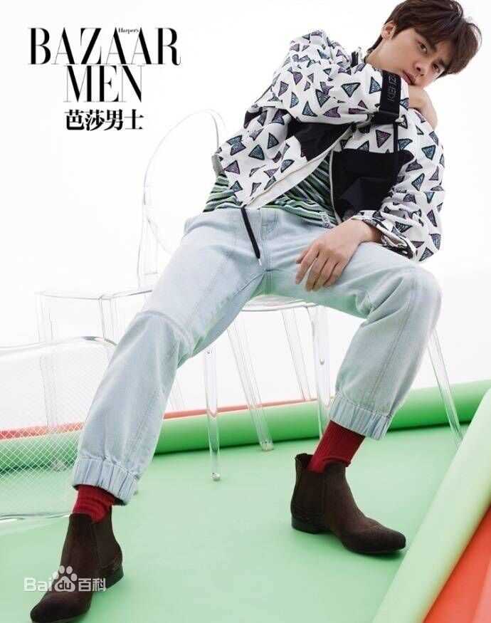 最新李易峰(Yifeng Li)在《芭莎男士》中的壁纸