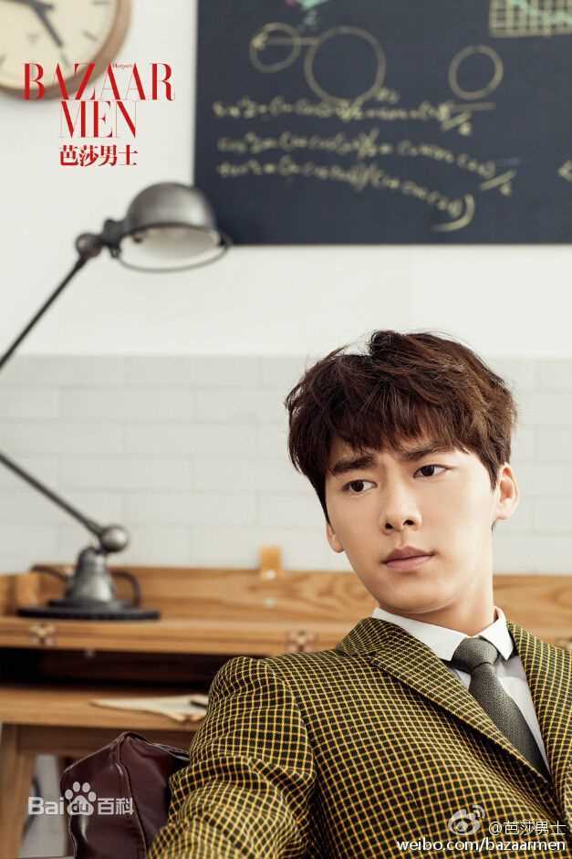 最新李易峰(Yifeng Li)在《芭莎男士》中的壁纸