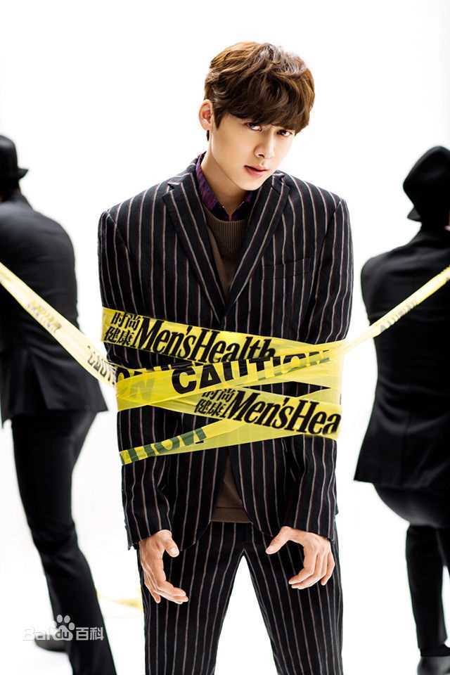 最新李易峰(Yifeng Li)在《男士健康Men's Health》中的壁纸