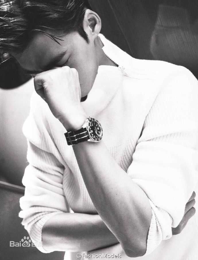 最新李易峰(Yifeng Li)在《So Figaro Weekly》中的图集