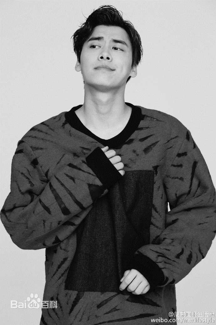 精选李易峰(Yifeng Li)在《周末画报》生活版中的图册