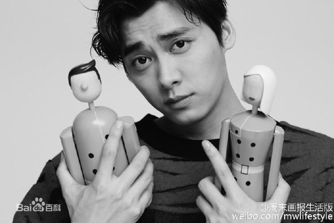 精选李易峰(Yifeng Li)在《周末画报》生活版中的图册