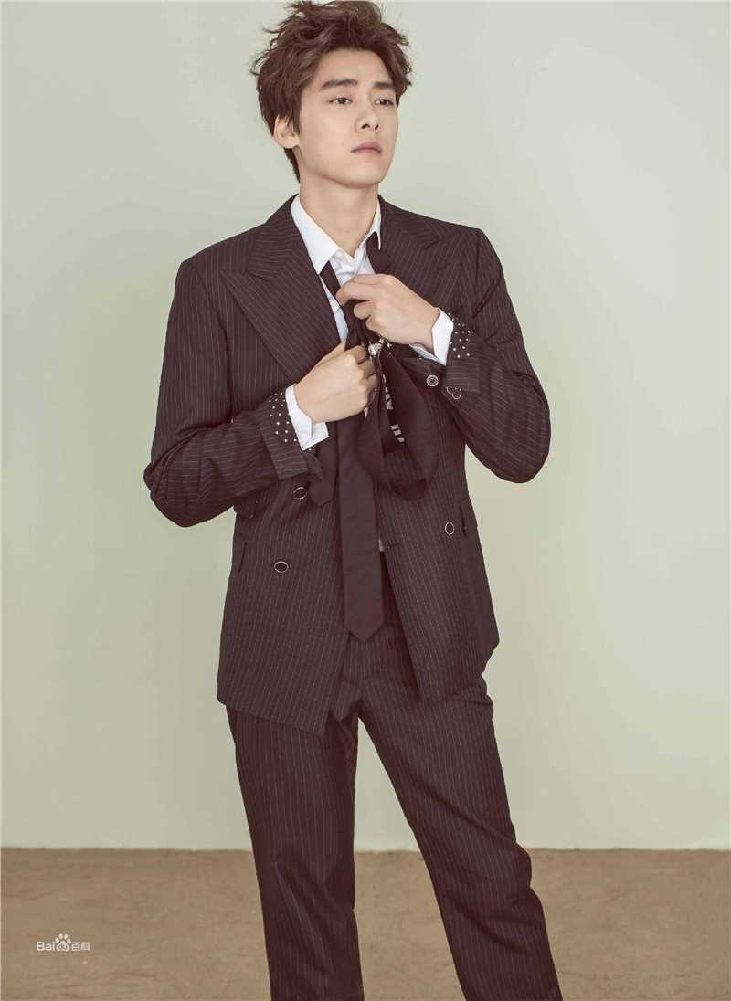 高清李易峰(Yifeng Li)在《悦己SELF》中的图集