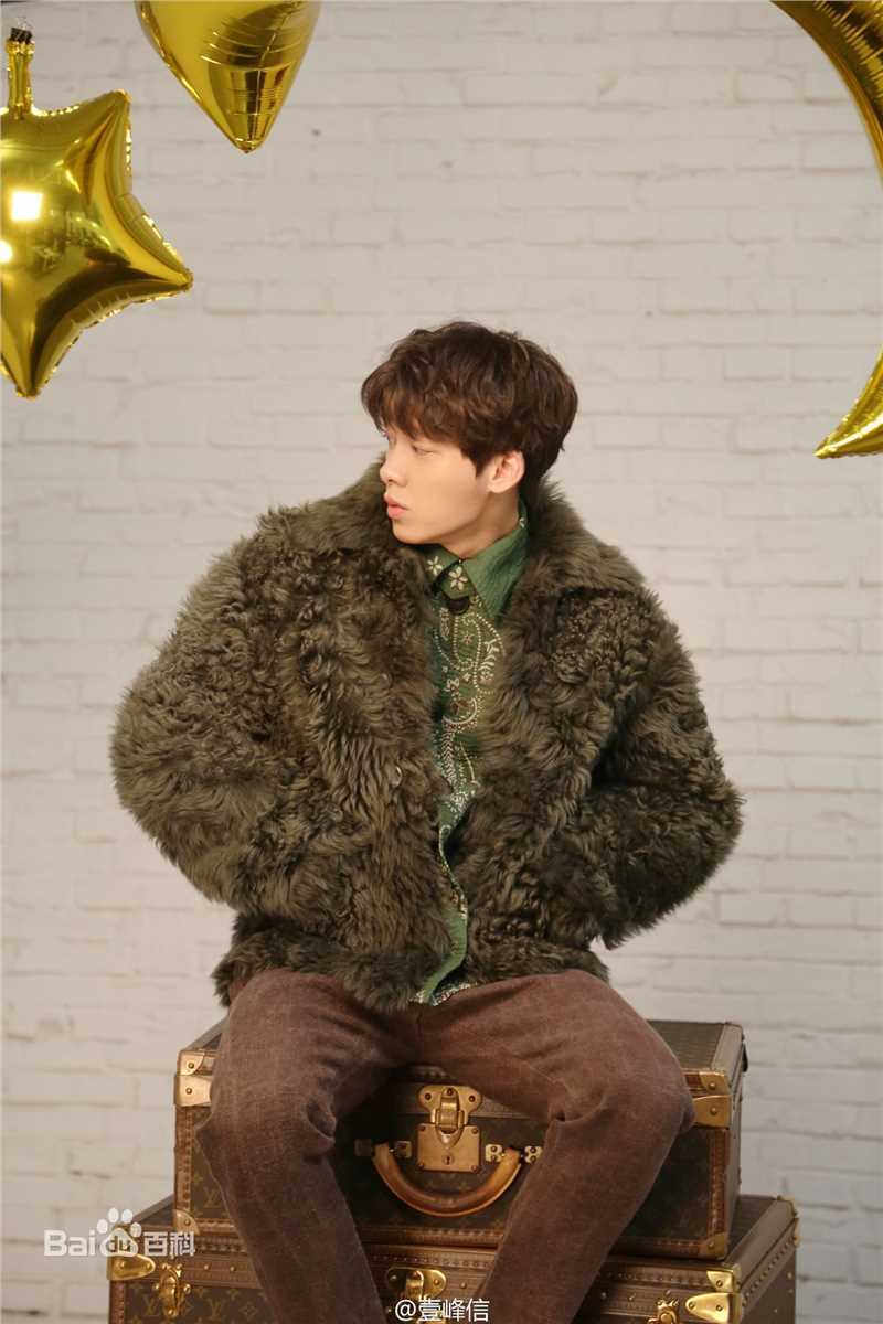 李易峰(Yifeng Li)在《优家画报》圣诞刊中的