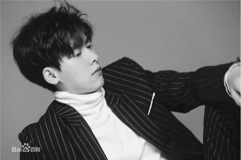 李易峰(Yifeng Li)在《Vogue》城市特辑增刊中的