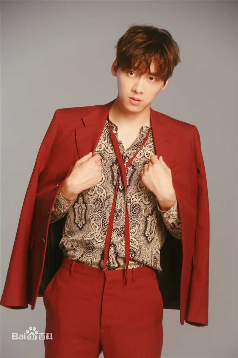 李易峰(Yifeng Li)在《Vogue》城市特辑增刊中的