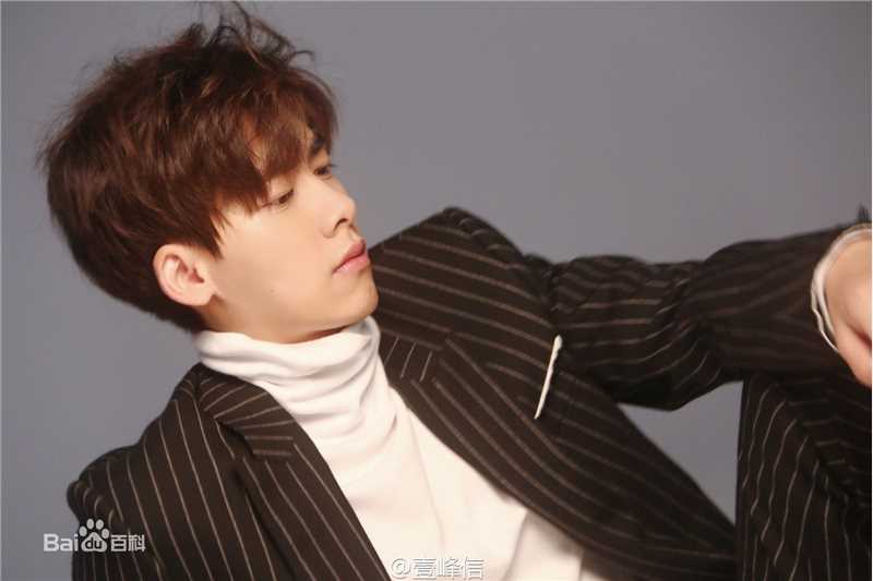 李易峰(Yifeng Li)在《Vogue》城市特辑增刊中的