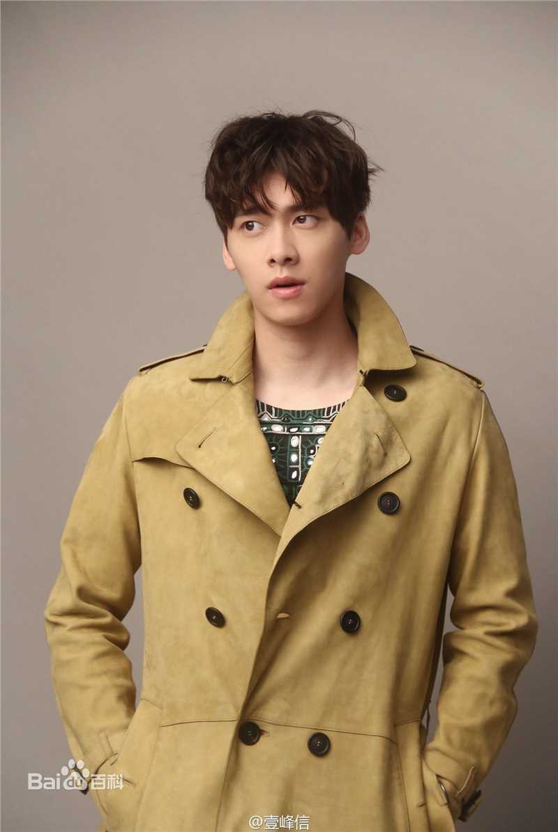 李易峰(Yifeng Li)在《Vogue》城市特辑增刊中的