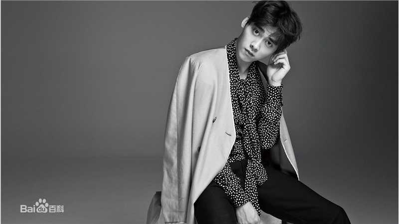 李易峰(Yifeng Li)在《Vogue》城市特辑增刊中的