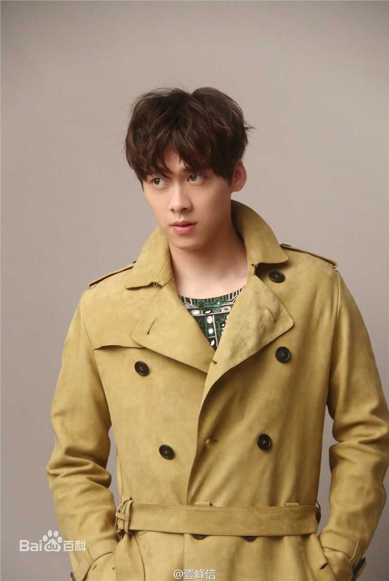 李易峰(Yifeng Li)在《Vogue》城市特辑增刊中的