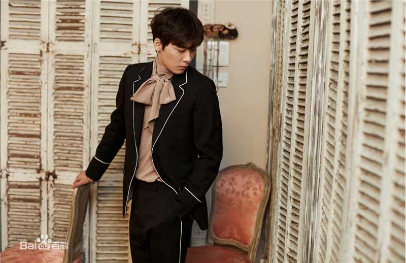 李易峰(Yifeng Li)宣传照及台历生活照